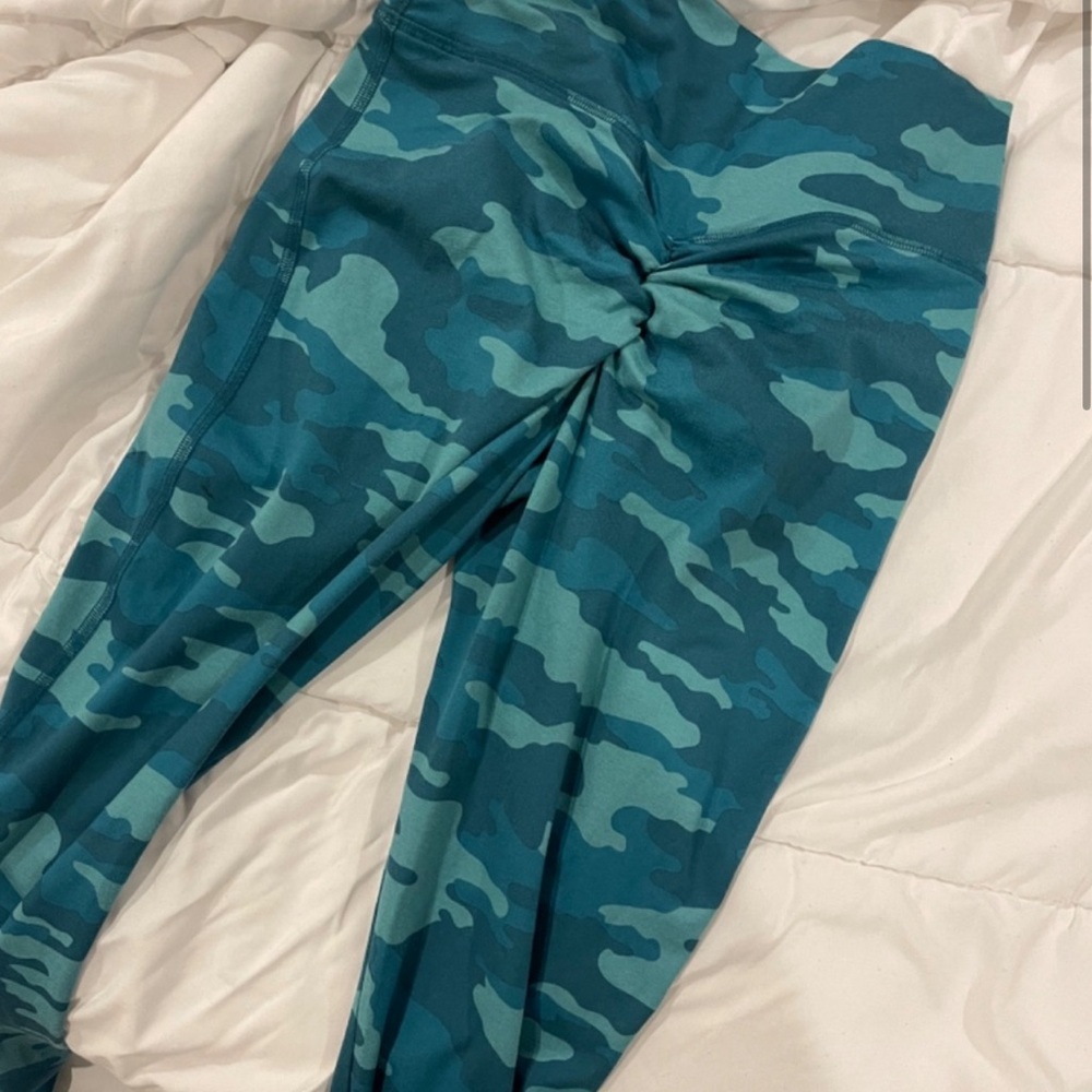 Bombshell sportswear teal camo scrunch